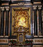 OŁTARZ GŁÓWNY z TABERNAKULUM CUDU: kościół Santa Maria al Monte, Monte dei Cappuccini, Turyn; źródło: www.flickr.com