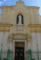 FRONT KOŚCIOŁA św. PIOTRA: Sanktuarium Eucharystyczne, kościół św. Piotra, San Pietro a Patierno; źródło: www.flickr.com