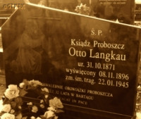 LANGKAU Otto - Grave (old?), parish cemetery, Bartąg, source: mojemazury.pl, own collection; CLICK TO ZOOM AND DISPLAY INFO