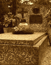 SAUER Paul - Tomb, cemetery, Bolesławiec, source: bobrzanie.pl, own collection; CLICK TO ZOOM AND DISPLAY INFO