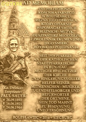 SAUER Paul - Commemorative plaque, Youth Culture Club (former UB local HQ), Bolesławiec, source: bobrzanie.pl, own collection; CLICK TO ZOOM AND DISPLAY INFO