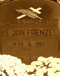 FRENZEL John - Tomb, cementary, Brzeziny, source: pl.wikipedia.org, own collection; CLICK TO ZOOM AND DISPLAY INFO