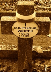 WIOREK Stanislav - Tomb, Bydgoszcz Heroes Cemetery, Bydgoszcz, source: metropoliabydgoska.pl, own collection; CLICK TO ZOOM AND DISPLAY INFO