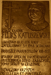 KATUSZEWSKI Feliks - Tablica pamiątkowa, kościół, Cegłów, źródło: www.bibliotekaceglow.pl, zasoby własne; KLIKNIJ by POWIĘKSZYĆ i WYŚWIETLIĆ INFO