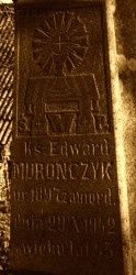 MUROŃCZYK Edward - Commemorative plaque, grave?, Assumption into Heaven of the Holy Mary church, Dubrowy, source: radzima.org, own collection; CLICK TO ZOOM AND DISPLAY INFO