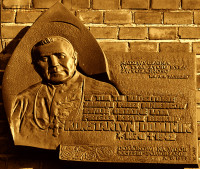 DOMINIK Constantine - Commemorative plaque, 5 Targ Sienny str., St Elisabeth sisters' nursery, Gdańsk, source: pl.wikipedia.org, own collection; CLICK TO ZOOM AND DISPLAY INFO