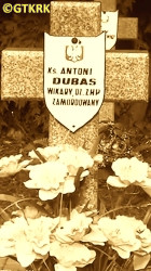 DUBAS Antoni - Nagrobek, cmentarz pw. św. Marcina, Gostynin, źródło: www.youtube.com, zasoby własne; KLIKNIJ by POWIĘKSZYĆ i WYŚWIETLIĆ INFO