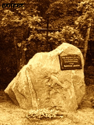 LAJAUSKAS Casimir - Monument, n. Jauniūnai village, by Maišiagala- Širvintos road, source: www.sirvinta.net, own collection; CLICK TO ZOOM AND DISPLAY INFO