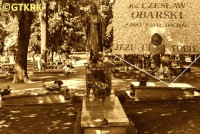 OBARSKI Czesław - Płyta nagrobna, cenotaf?, kwatera kapłańska, cmentarz parafialny, Kąkolewo, źródło: billiongraves.com, zasoby własne; KLIKNIJ by POWIĘKSZYĆ i WYŚWIETLIĆ INFO