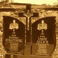 AULICH Leopold - Nowy nagrobek (2015), cmentarz przykościelny, Kamień; źródło: dzięki uprzejmości p. Julity Neumann, zasoby własne; KLIKNIJ by POWIĘKSZYĆ i WYŚWIETLIĆ INFO