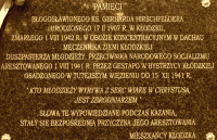 HIRSCHFELDER Gerard Francis John - Commemorative plaque, prison, Kłodzko, source: www.sw.gov.pl, own collection; CLICK TO ZOOM AND DISPLAY INFO