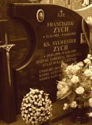 ZYCH Sylwester - Tablica nagrobna, cmentarz, Kobyłka, źródło: www.kobylka.pl, zasoby własne; KLIKNIJ by POWIĘKSZYĆ i WYŚWIETLIĆ INFO
