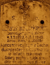 LORKIEWICZ Roman (Fr Stanislav) - Commemorative plaque, St Peter and Paul parish church, Łuszkowo, source: www.polskaniezwykla.pl, own collection; CLICK TO ZOOM AND DISPLAY INFO