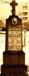 ROMANOWSKI Venceslav - Cenotaph, churchyard of Blessed Virgin Mary church, Porzecze, source: kresy24.pl, own collection; CLICK TO ZOOM AND DISPLAY INFO
