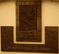 PUTZ Narcissus - Commemorative plaque, St Adalbert church, Poznań, source: own collection; CLICK TO ZOOM AND DISPLAY INFO