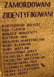 CHUDZIŃSKI George - Commemorative plaque, monument to the murdered, Tczew, source: www.panoramio.com, own collection; CLICK TO ZOOM AND DISPLAY INFO