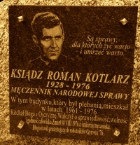 KOTLARZ Roman - Pomnik, Trablice, źródło: radomnews.pl, zasoby własne; KLIKNIJ by POWIĘKSZYĆ i WYŚWIETLIĆ INFO