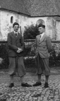 bł. ALOJZY ANDRICKI: ok. 1935, z bratem Alfonsem w rodzinnym Radworze; źródło: www.alojsandritzki.jcpumpe.bplaced.de