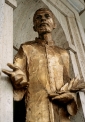 św. KALIKST CARAVARIO - Mauro Baldessarri, 2003, statua, brąz, dom macierzysty Towarzystwa Salezjańskiego, Turyn-Valdocco; źródło: www.donbosco-torino.it