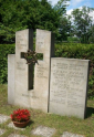 MONUMENT (NAGROBEK?) POZNAŃSKIEJ PIĄTKI - Drezno; źródło: akwielkopolska.pl