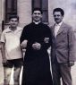 bł. JÓZEF PUGLISI z BRAĆMI - 2.vii.1960?, Palermo; źródło: www.diocesimazara.eu