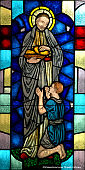 św. WINCENT a PAULO: witraż, kościół św. Wincentego a Paulo, Holiday, Floryda, USA; źródło: www.kaleidoscope-glass.com
