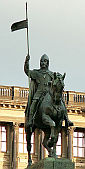 św. WACŁAW: MYSLBEK, Josef Václav (1848, Praga - 1922, Praga), posąg, plac św. Wacława, Praga; źródło: cs.wikipedia.org