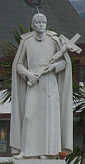 św. GERARD MAIELLA: pomnik, przed wejściem do sanktuarium Materdomini, Caposele; źródło: www.heiligenlexikon.de